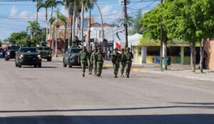 Vive Los Mochis el tradicional desfile del 216 aniversario del inicio de la Independencia de México