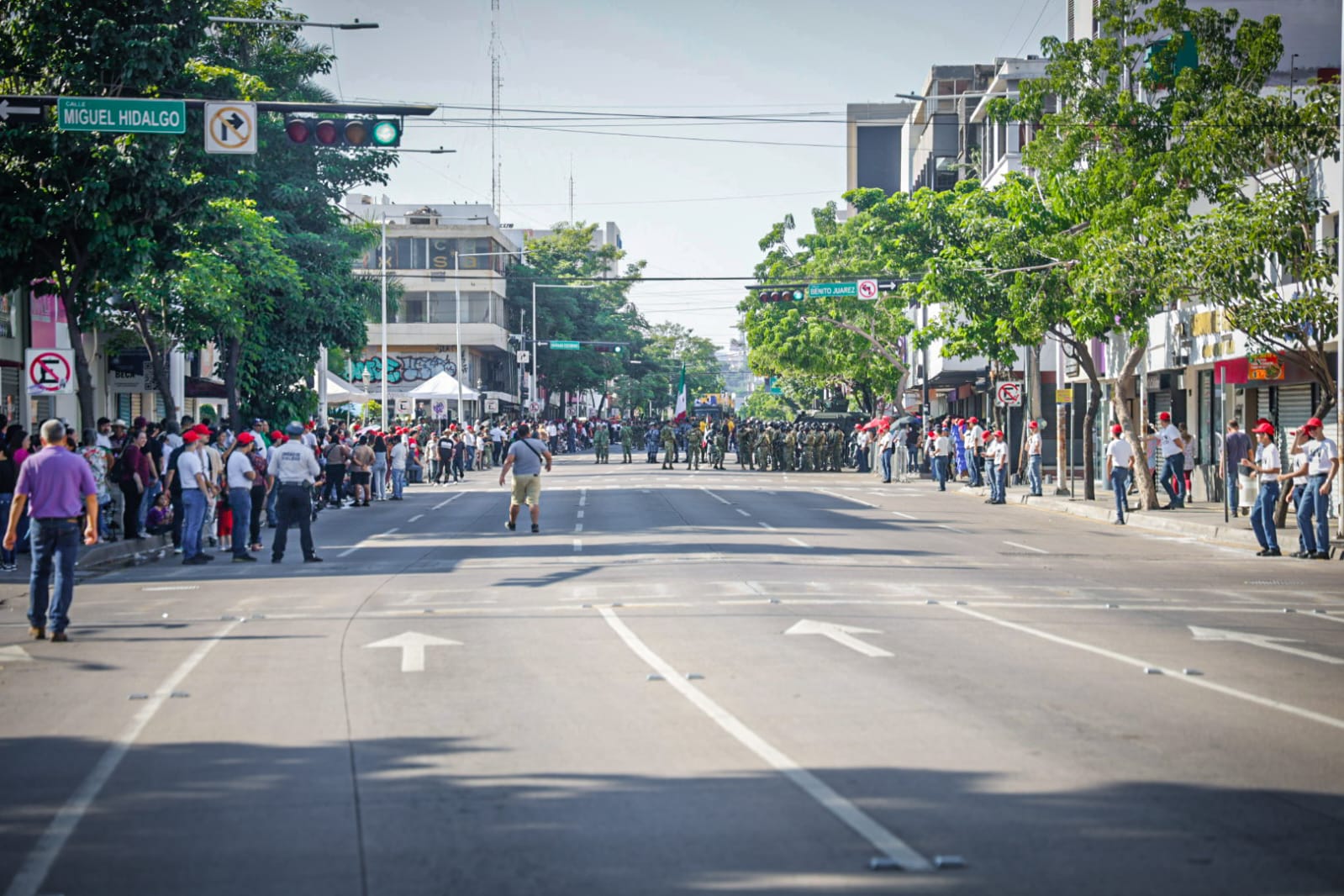 Desfile cívico-militar en Culiacán por la Independencia de México