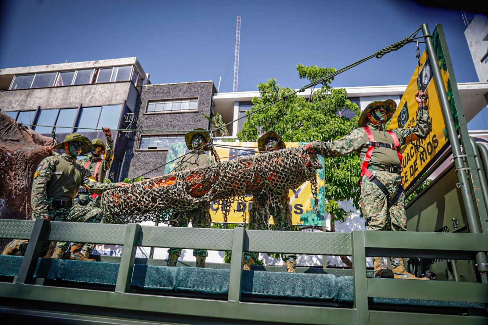 Desfile cívico-militar en Culiacán por la Independencia de México