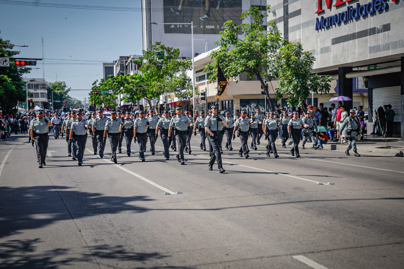 Desfile cívico-militar en Culiacán por la Independencia de México