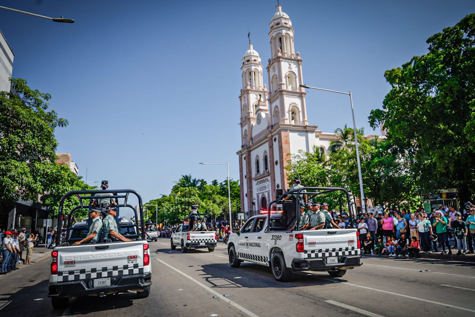 Desfile cívico-militar en Culiacán por la Independencia de México
