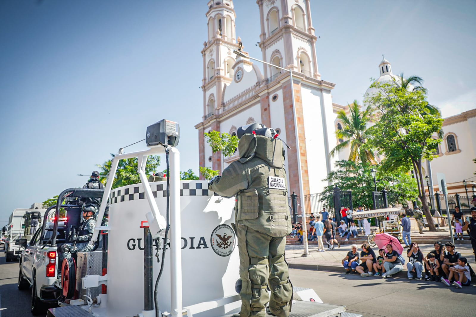 Desfile cívico-militar en Culiacán por la Independencia de México