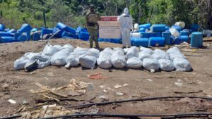 desmantelan en sinaloa narcolaboratorio con mas de 16 toneladas de metanfetamina lugar