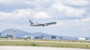 despliegan 100 elementos de las fuerzas especiales del ejercito para reforzar seguridad en mazatlan avion