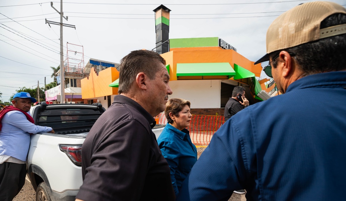 Desviarán colector pluvial bajo negocio de pollos que colapsó, en Guasave
