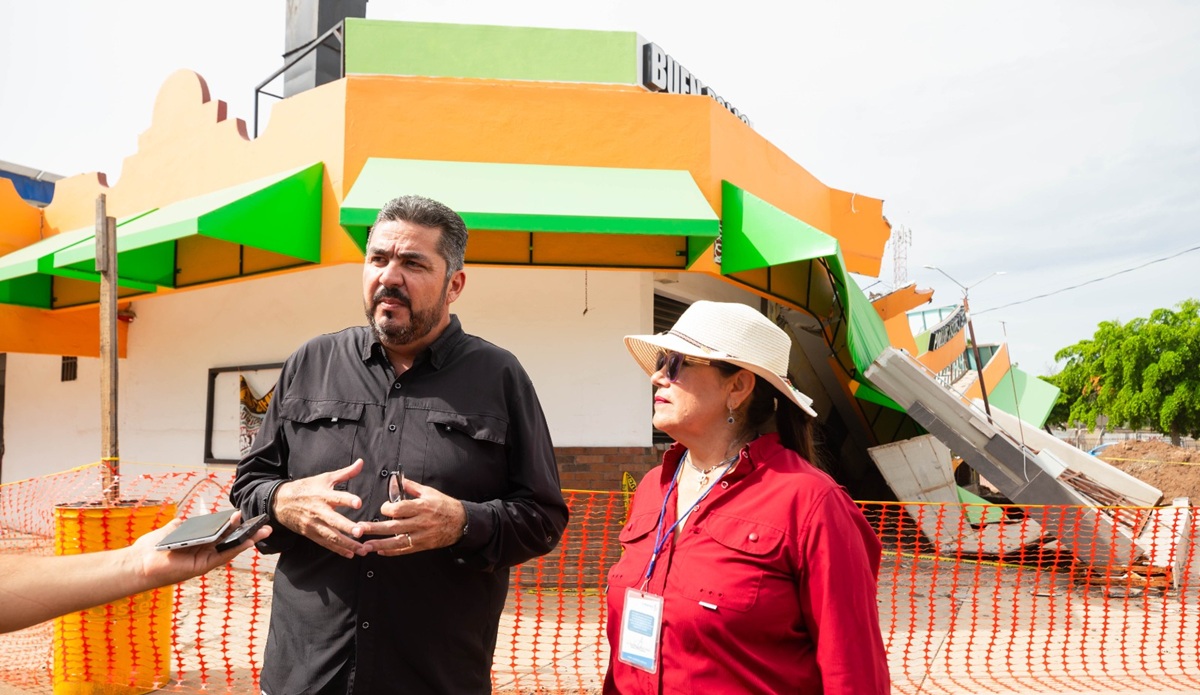 Desviarán colector pluvial bajo negocio de pollos que colapsó, en Guasave
