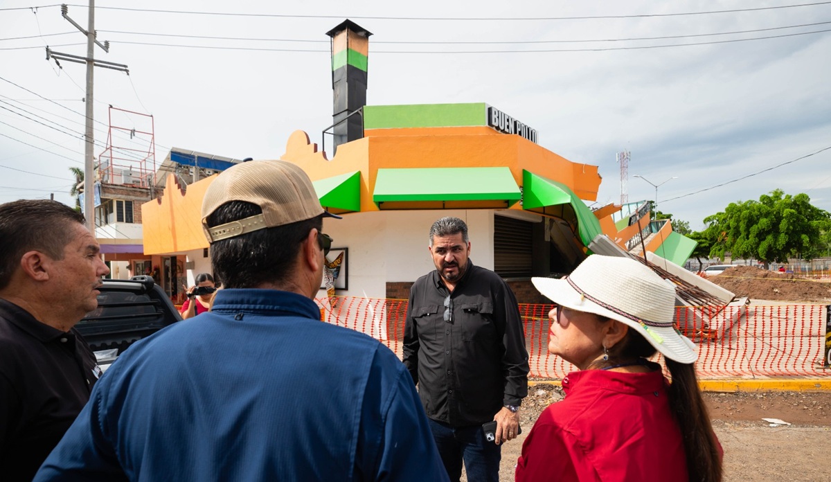 Desviarán colector pluvial bajo negocio de pollos que colapsó, en Guasave