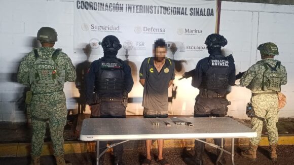 Detiene a un hombre armado por agredir a una mujer en Culiacán, Sinaloa