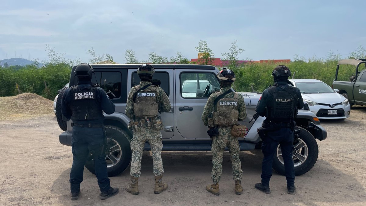 detienen a dos duranguenses en el sabalo country en mazatlan lugar