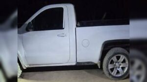 detienen a dos hombres y aseguran camioneta blindada con armas en mazatlan camioneta
