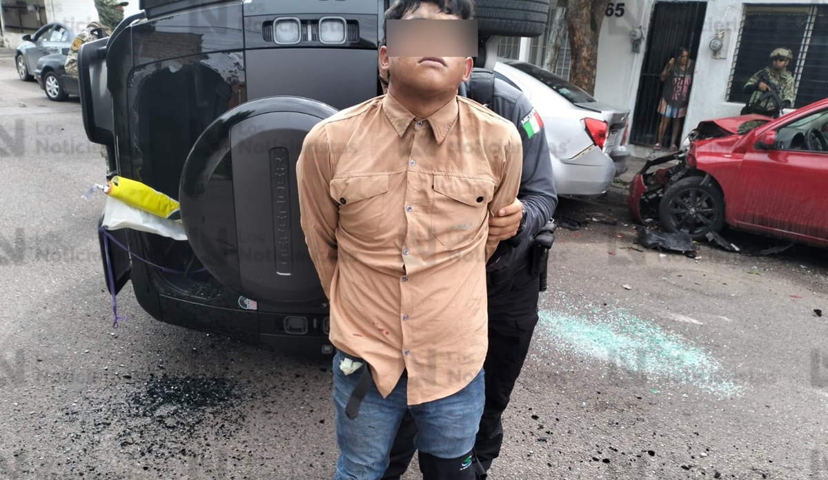 Detienen a dos jóvenes que robaron camioneta de alta gama en Culiacán