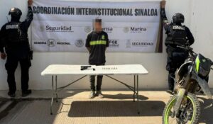 Circulaba sin placas y armado; termina detenido por las autoridades en Mazatlán, Sinaloa