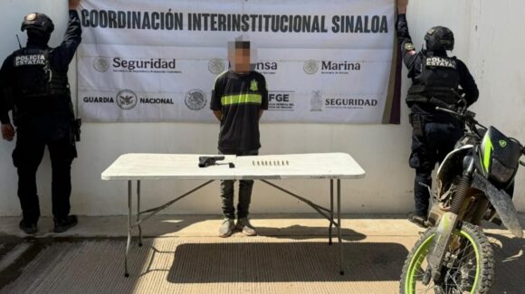 Circulaba sin placas y armado; termina detenido por las autoridades en Mazatlán, Sinaloa