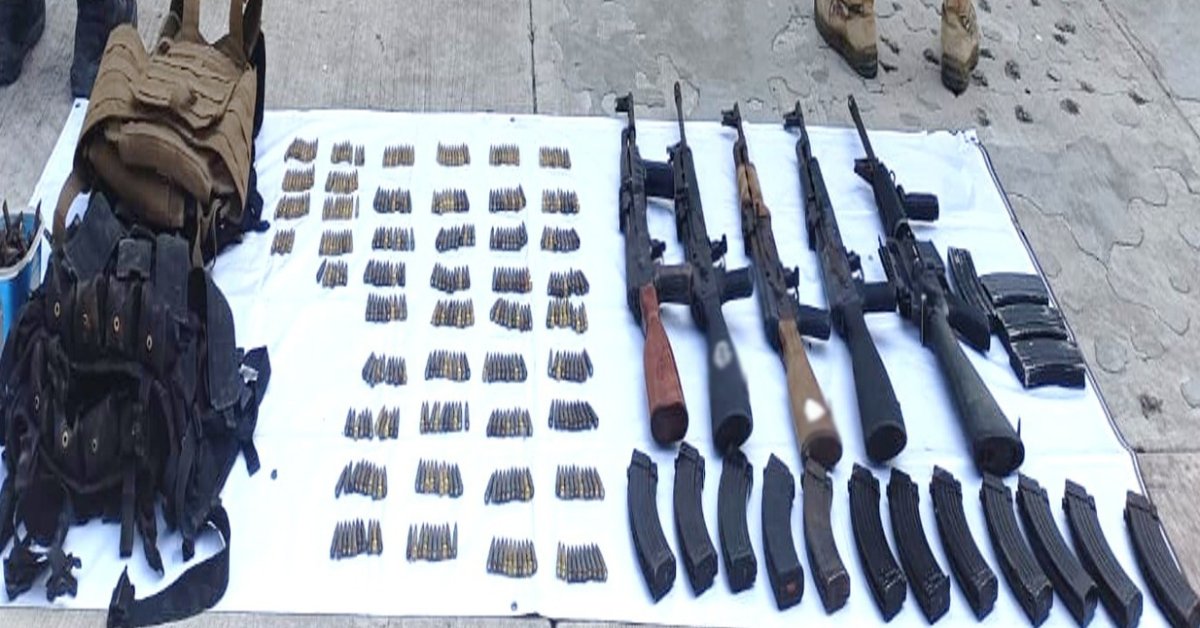 detienen a un hombre y aseguran armas y vehiculos robados en navolato armas