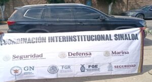 detienen a un hombre y aseguran armas y vehiculos robados en navolato camioneta