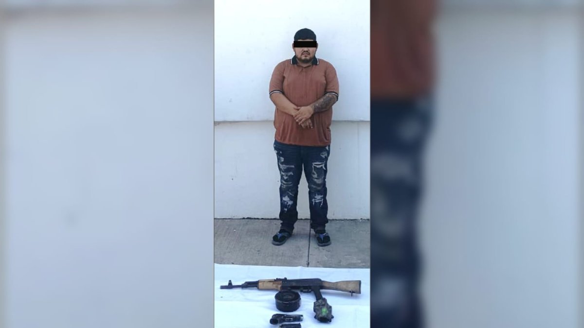 detienen a un hombre y aseguran armas y vehiculos robados en navolato