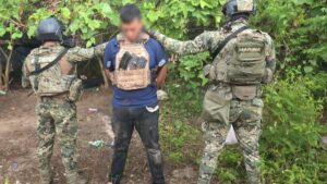 detienen a un presunto infractor de la ley en escuinapa