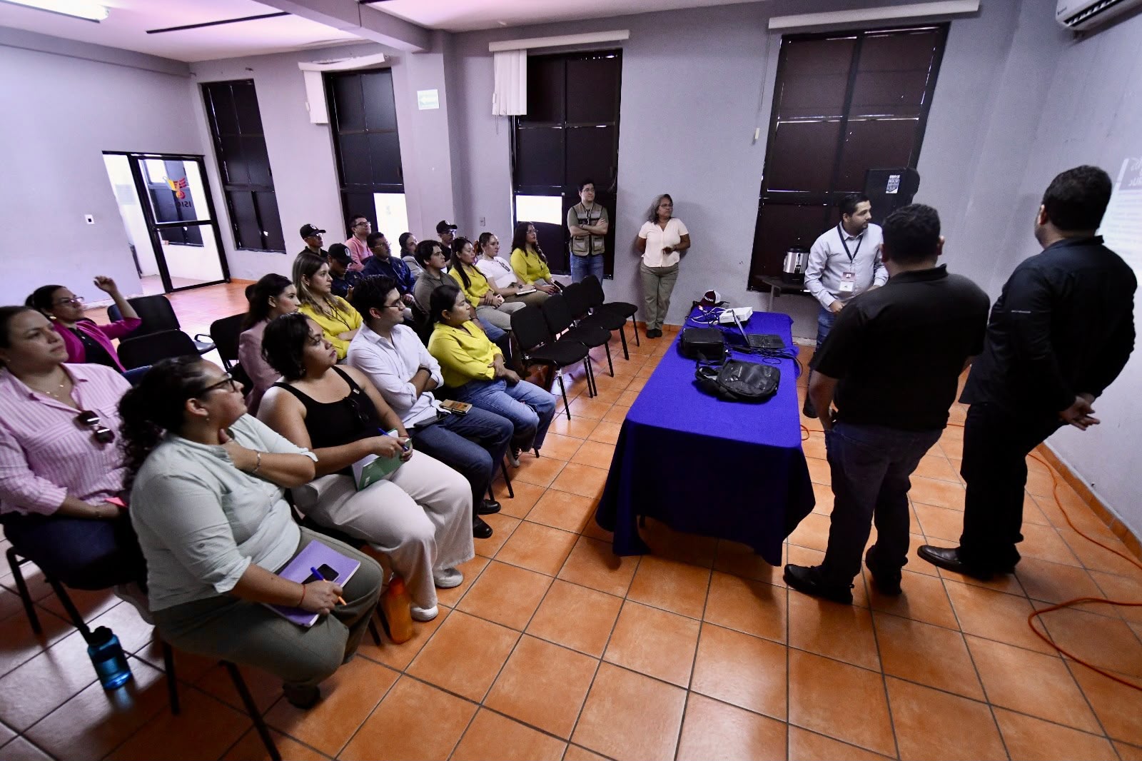 Dirección de Ecología y Medio Ambiente de Mazatlán da capacitación a personal