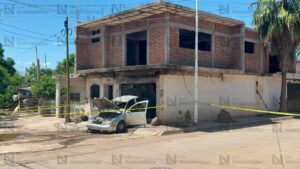 Vandalizan domicilio y queman vehículo en la 5 de Febrero de Culiacán