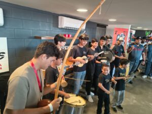 Donan instrumentos tradicionales para la formación de talentos mazatlecos