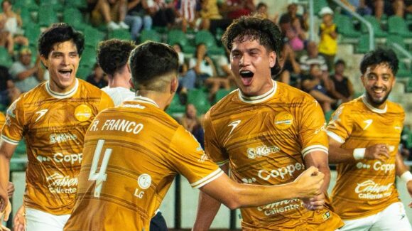 Dorados remonta ante Tapatío y celebra en casa