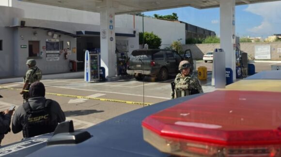 Eran hermanos y originarios de Guasave los dos ejecutados ayer en una estación de gasolina del sector Humaya