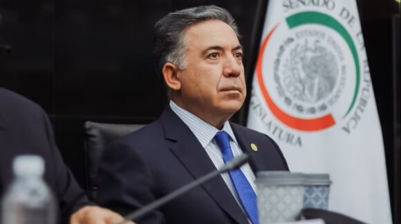 Oficialmente sin partido: Enrique Inzunza es retirado de la bancada de Morena en el Senado, tras acusaciones desde EU