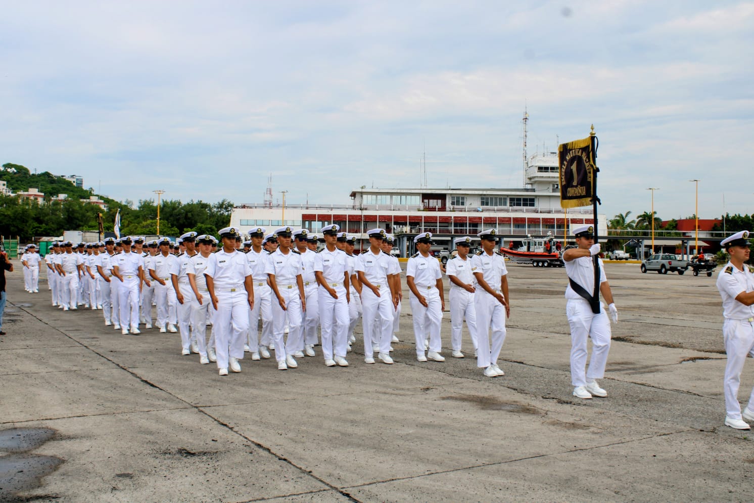 Ensayo del Desfile Cívico para el 16 de septiembre en Mazatlán