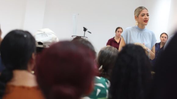 Ayuntamiento de Mazatlán, Sinaloa refuerza apoyo a familias de personas desaparecidas; 49 mujeres reciben ayuda
