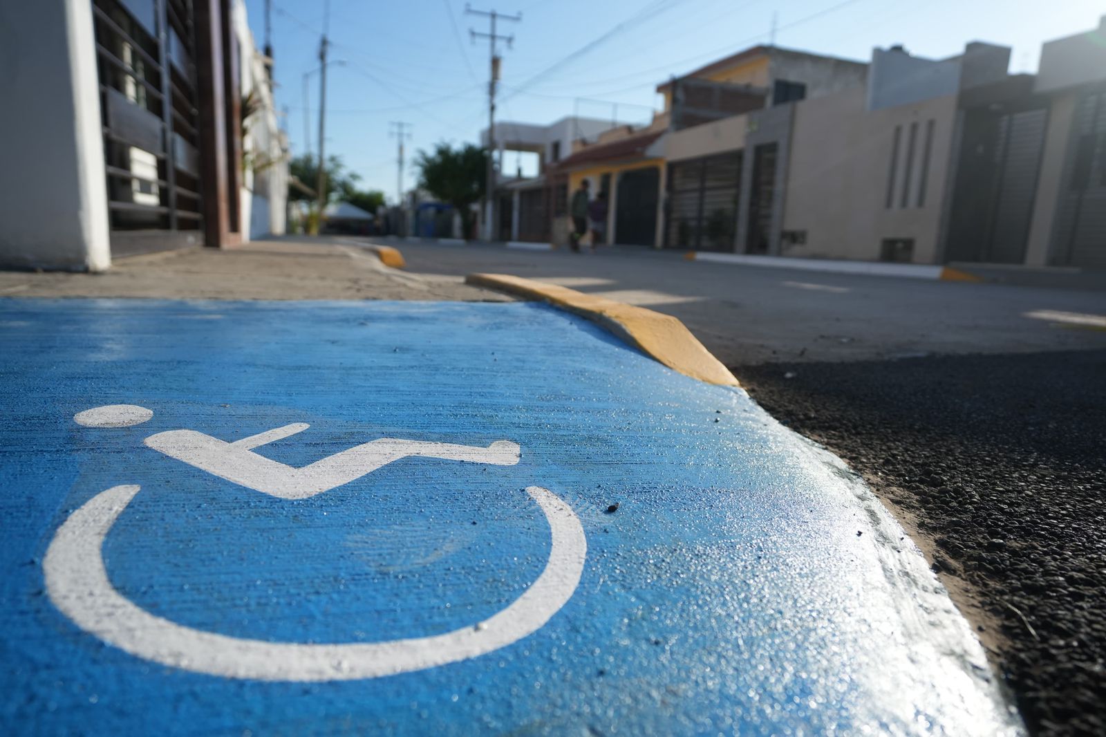 Entregan dos calles pavimentadas en Mazatlán