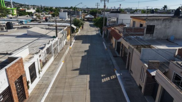 Entregan dos calles pavimentadas en Mazatlán; invierten más de 3.7 mdp en obras