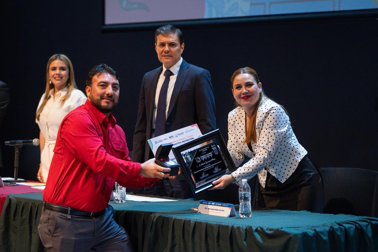 Entregan el Premio Coltzin al Mérito Ciudadano en Culiacán