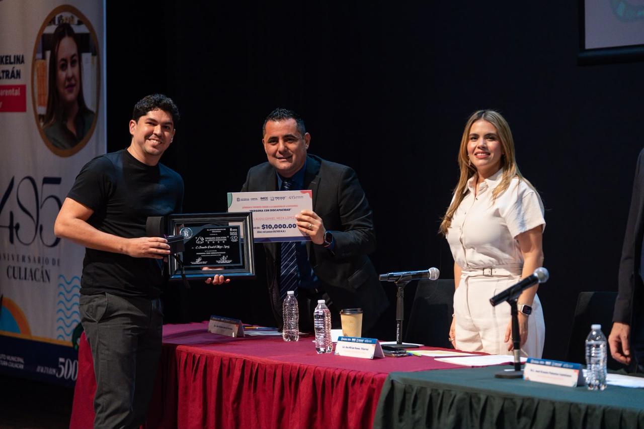 Entregan el Premio Coltzin al Mérito Ciudadano en Culiacán