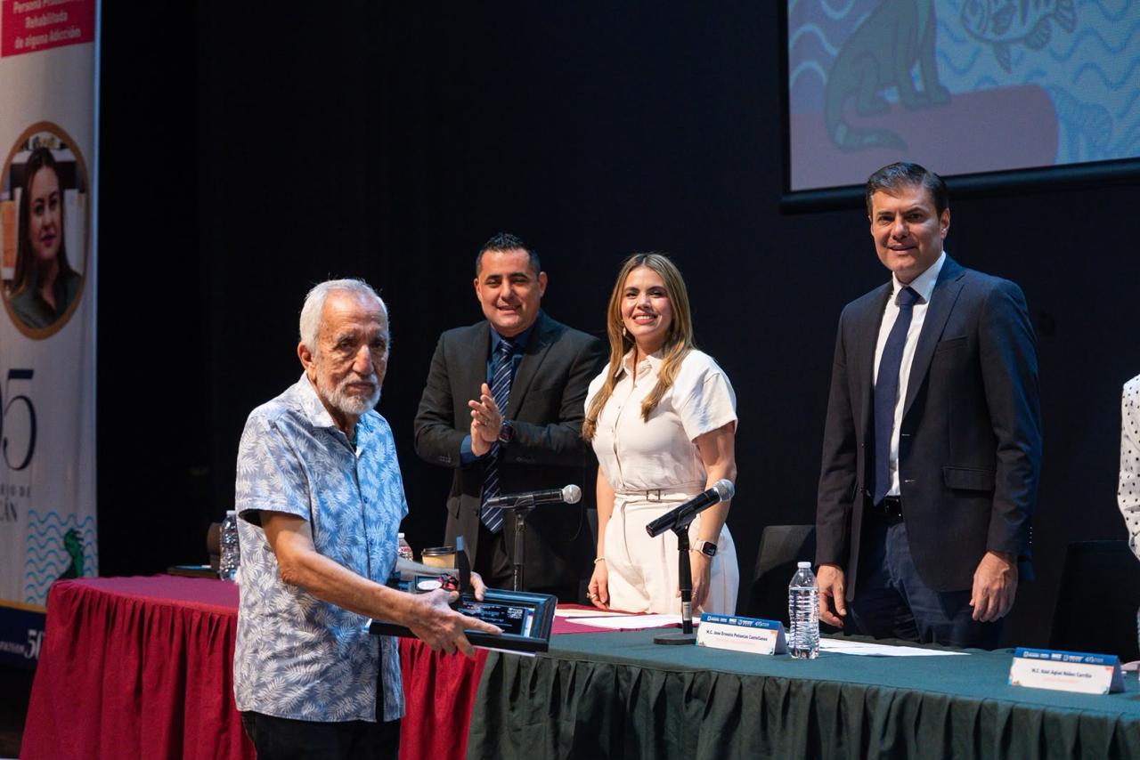 Entregan el Premio Coltzin al Mérito Ciudadano en Culiacán