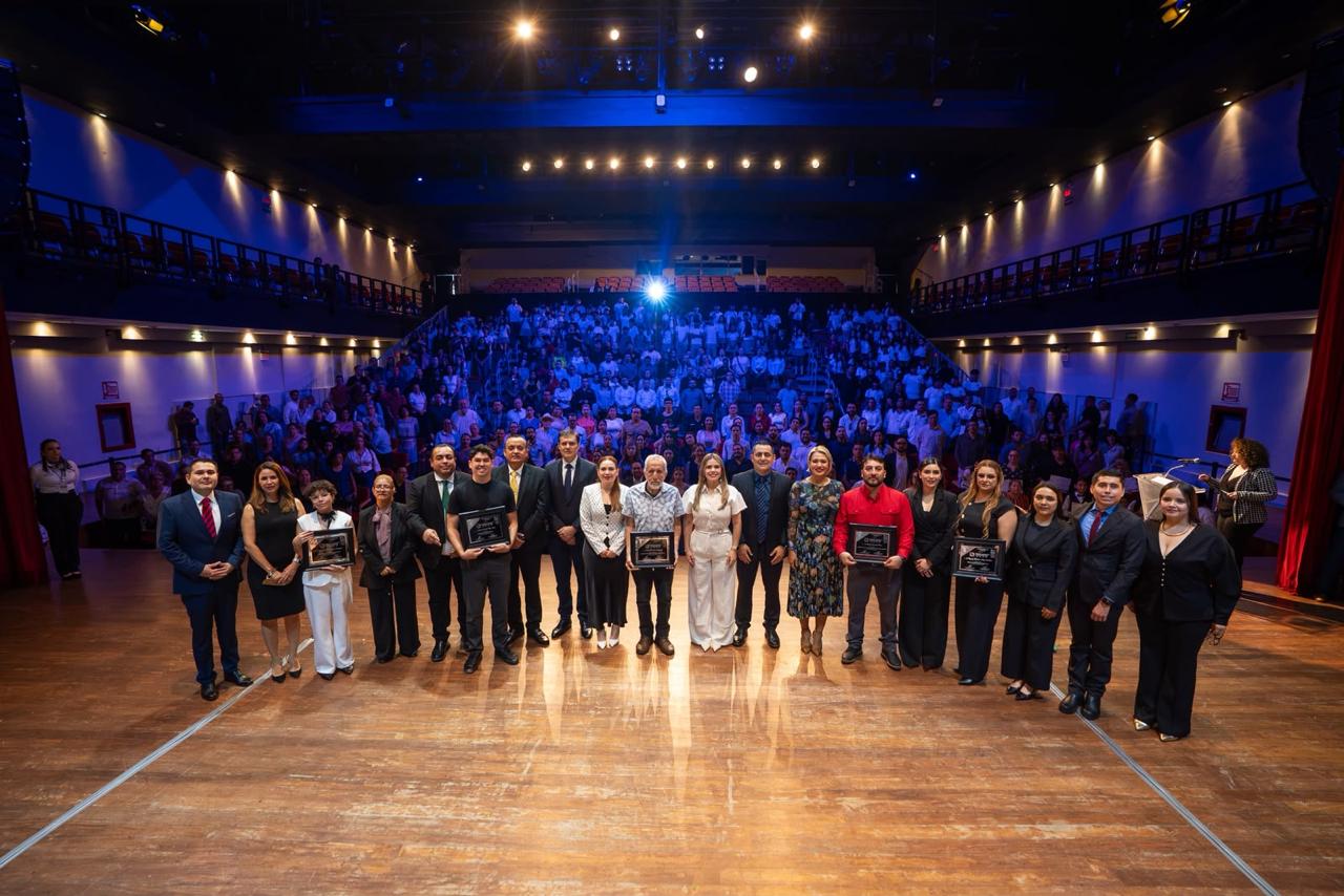 Entregan el Premio Coltzin al Mérito Ciudadano en Culiacán
