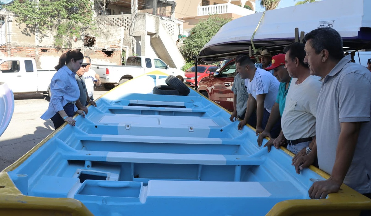 Entregan motores y embarcaciones a pescadores de Guasave y Juan José Ríos