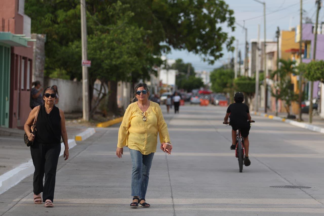 Entregan pavimentación de la calle Huatabampito, Mazatlán