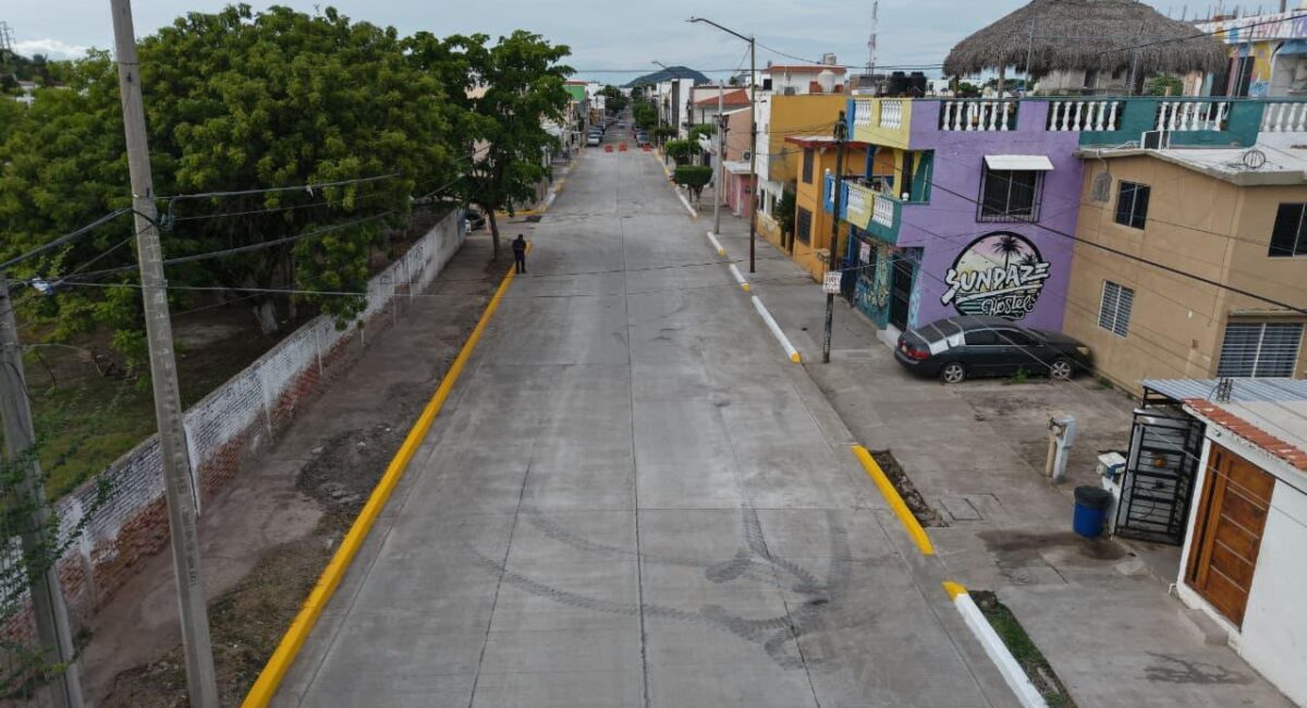 Entregan primera etapa de la calle Huatabampito; anuncian otros 250 metros de pavimentación en Mazatlán, Sinaloa