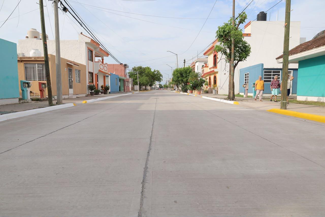 Entregan pavimentación de la calle Huatabampito, Mazatlán