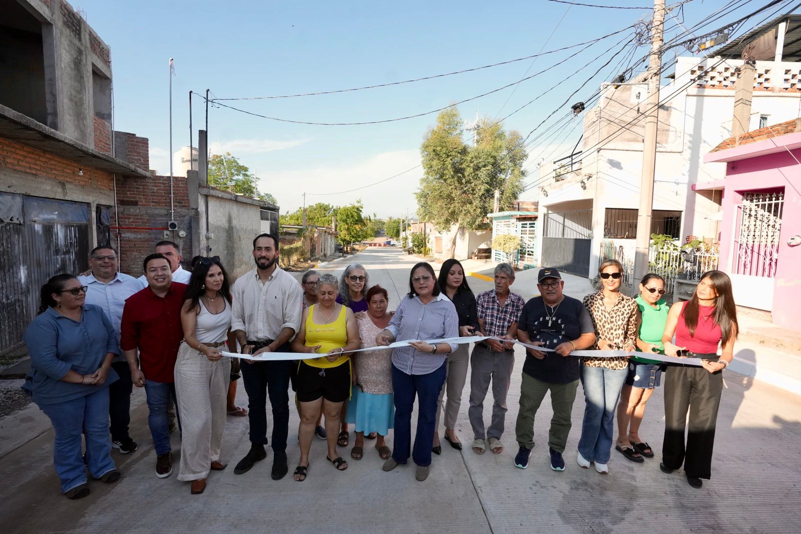 Entregan pavimentación de la calle Ejido El Venadillo, en Mazatlán