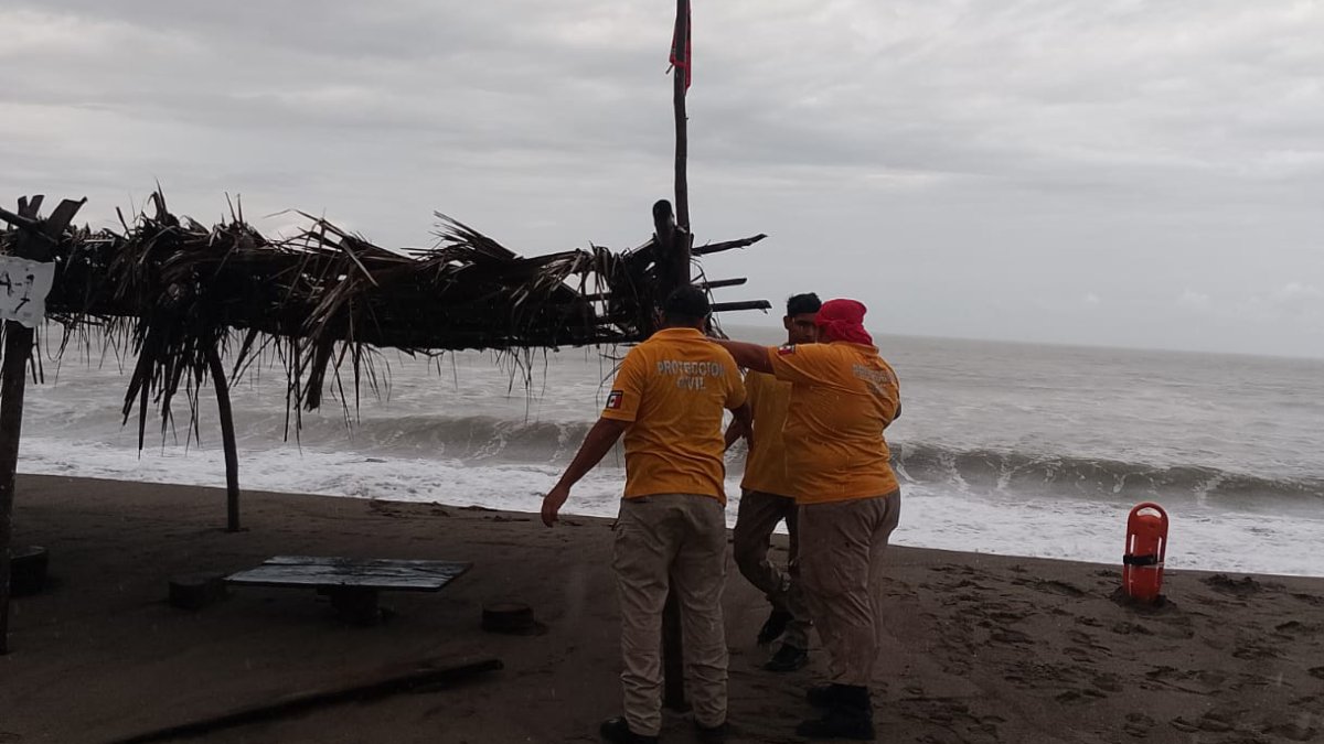 escuinapa sinaloa cierra el puerto y restringe playas por efectos del huracan polo