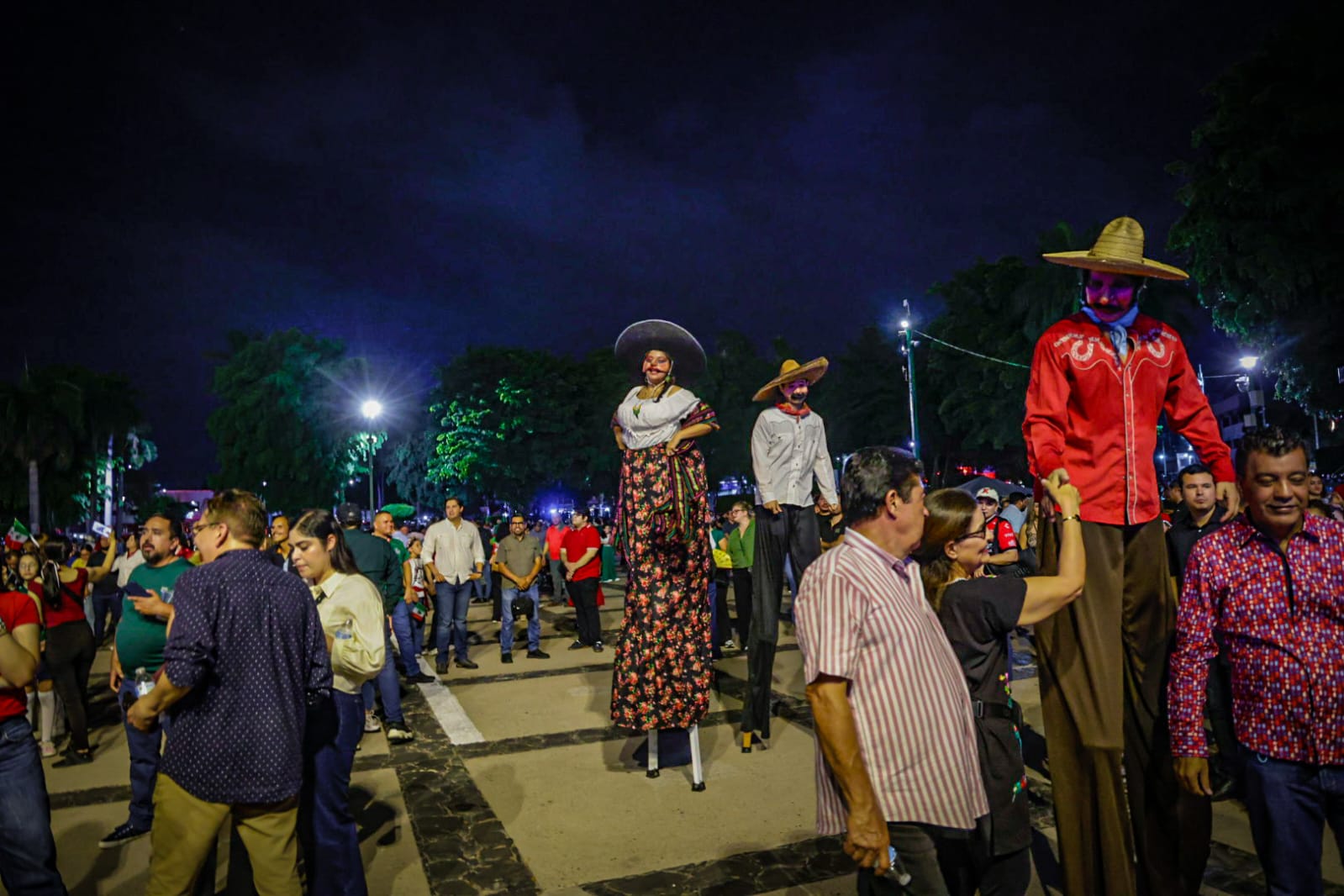 Despliegue de artistas en Palacio de Gobierno en Culiacán por el Grito de Independencia