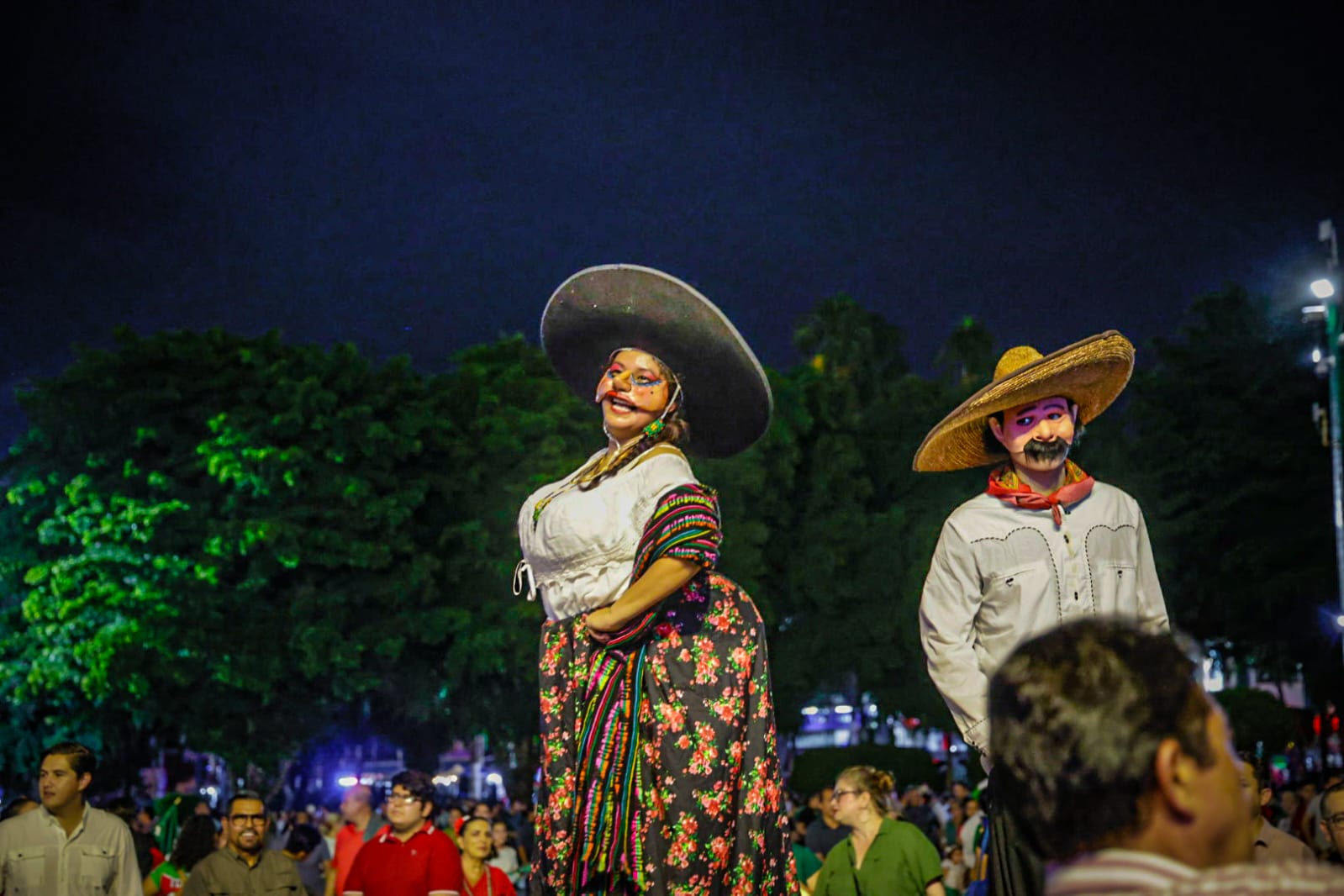 Despliegue de artistas en Palacio de Gobierno en Culiacán por el Grito de Independencia