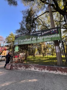 Estudiante de la UAS fortalece metodologías para su investigación en agricultura en Argentina