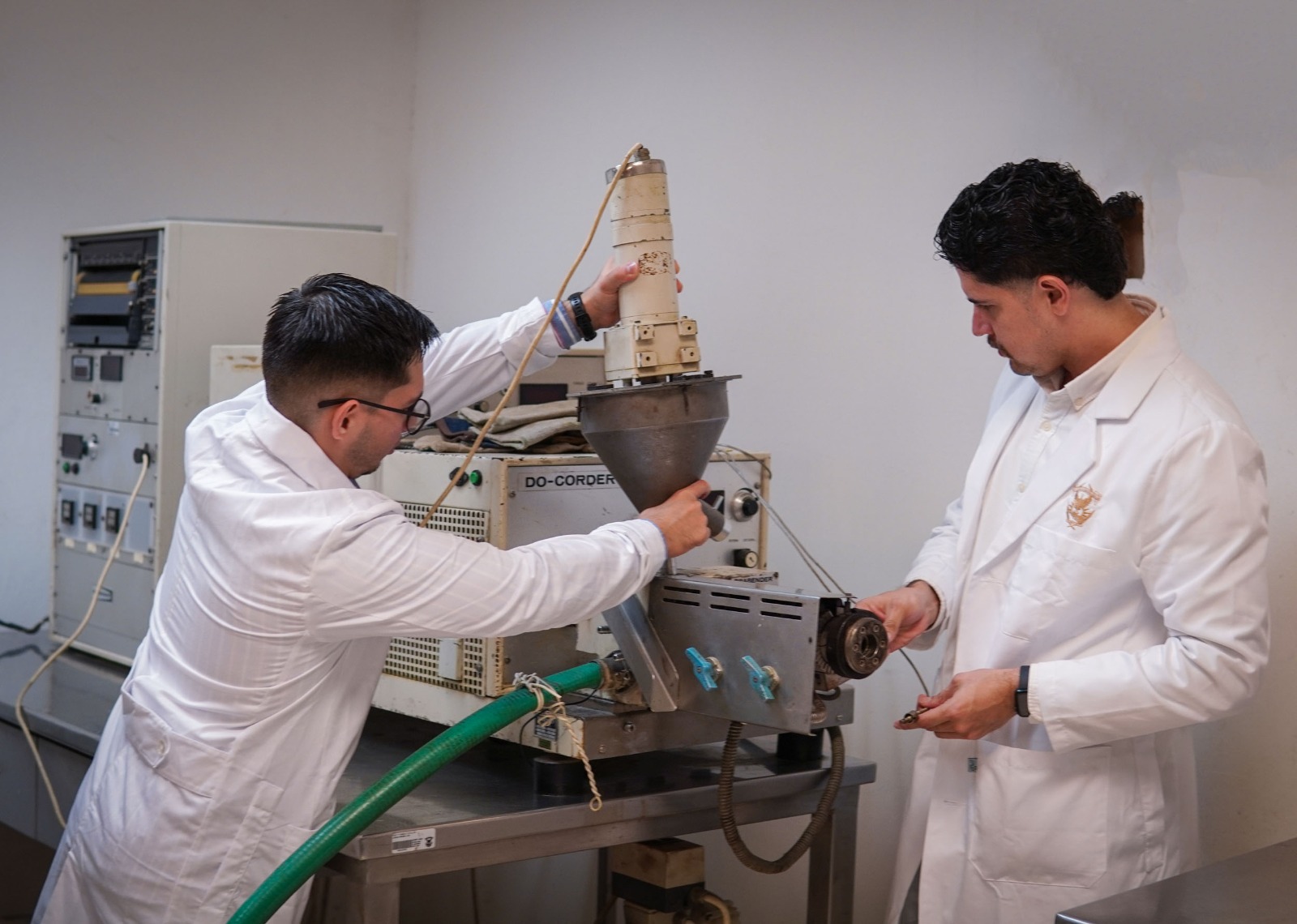 Estudiantes de la Facultad de Ciencias Químico-Biológicas de la UAS