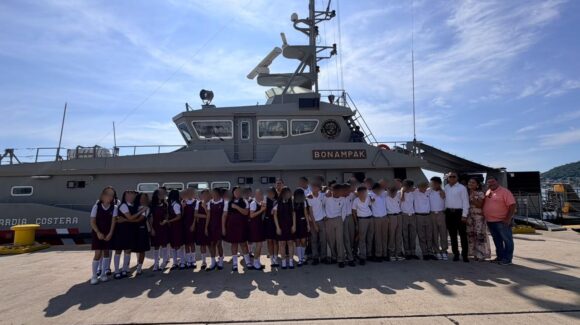 Entre buques, helicópteros y binomios caninos, Marina acerca su labor a estudiantes de Mazatlán, Sinaloa