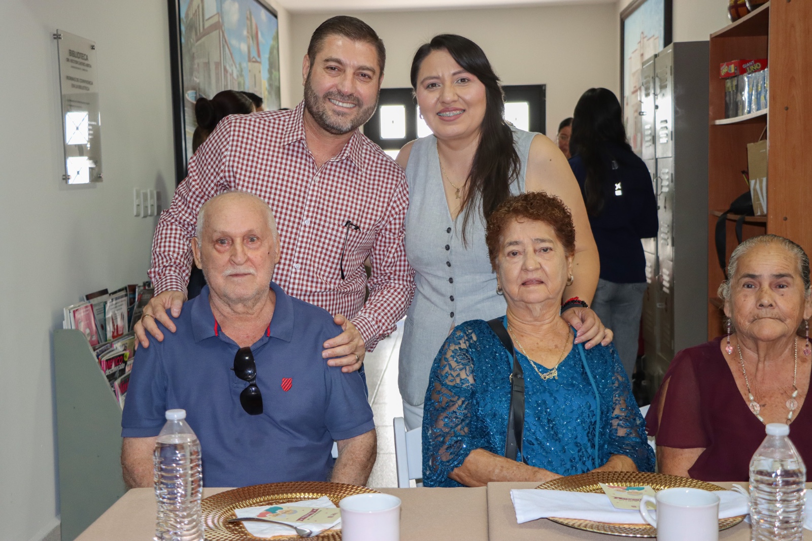 José Paz López convive con adultos mayores de Badiraguato y refrenda compromiso por su bienestar
