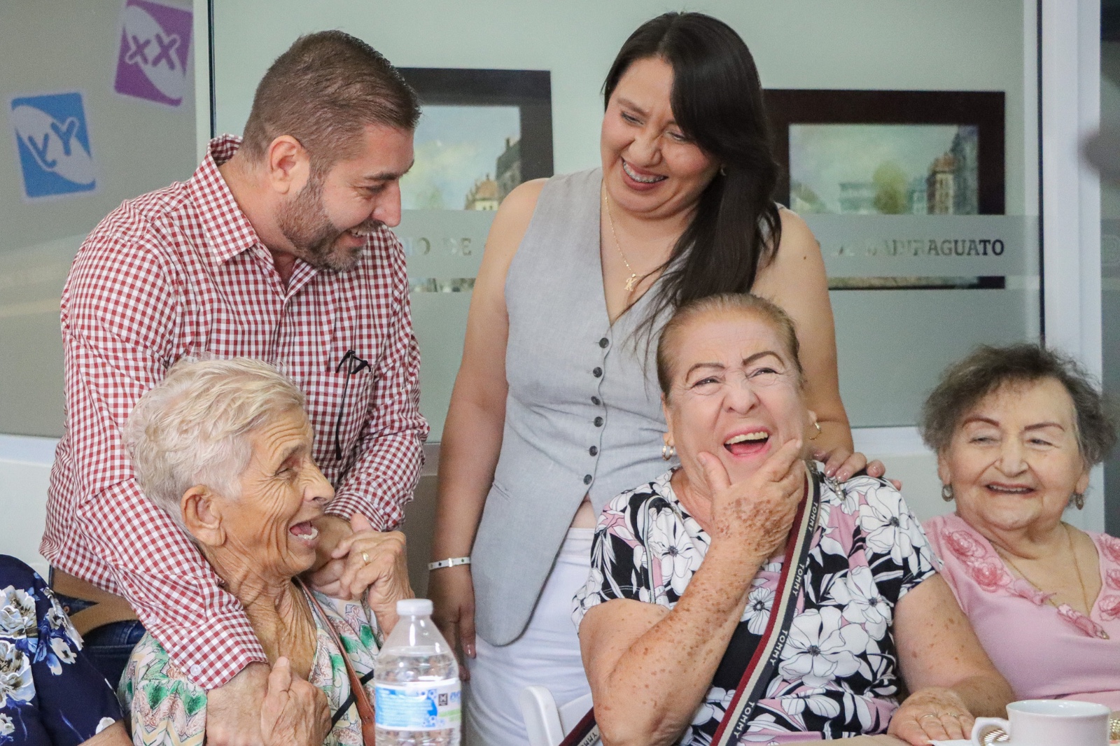 José Paz López convive con adultos mayores de Badiraguato y refrenda compromiso por su bienestar