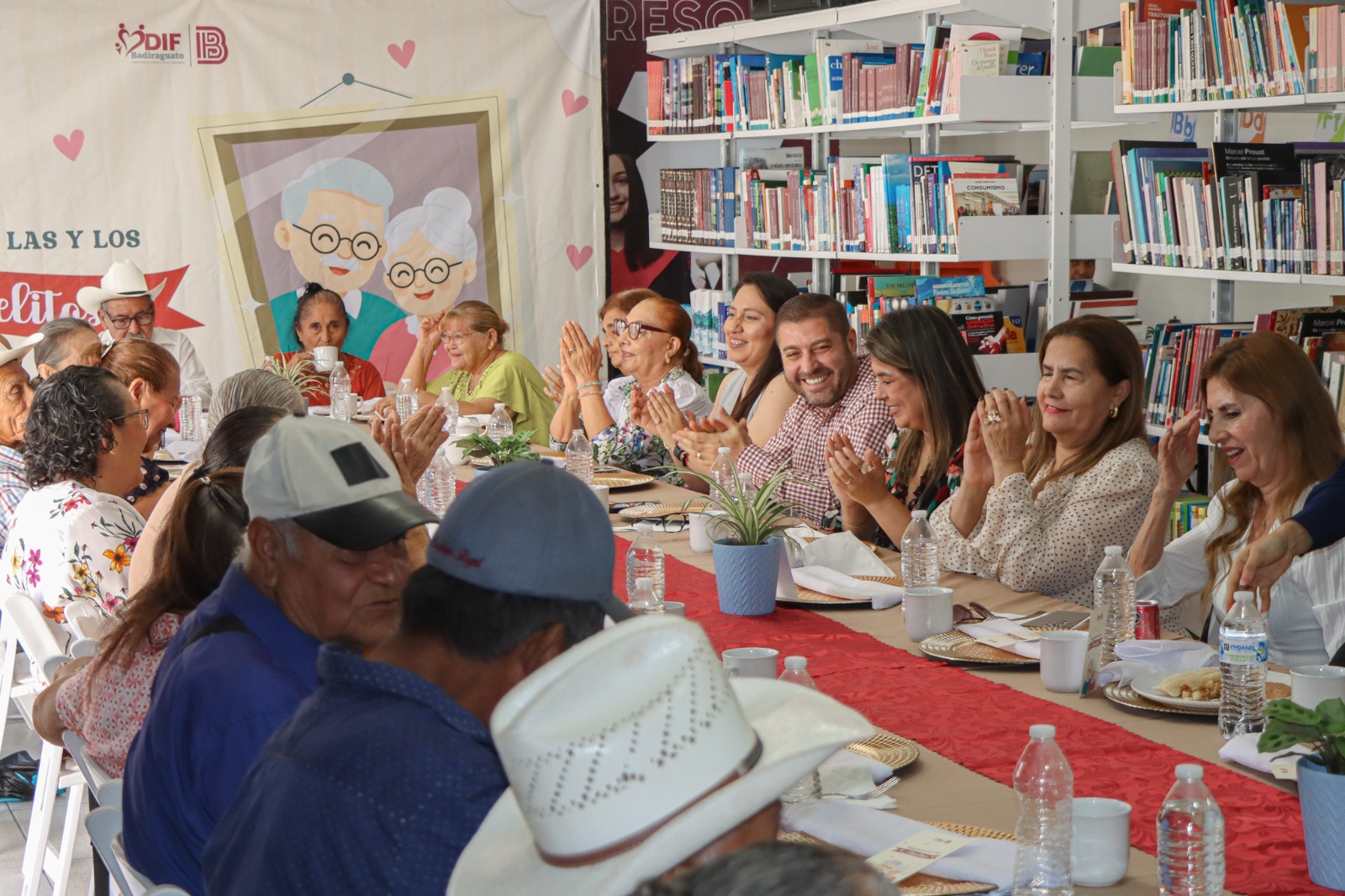 José Paz López convive con adultos mayores de Badiraguato y refrenda compromiso por su bienestar