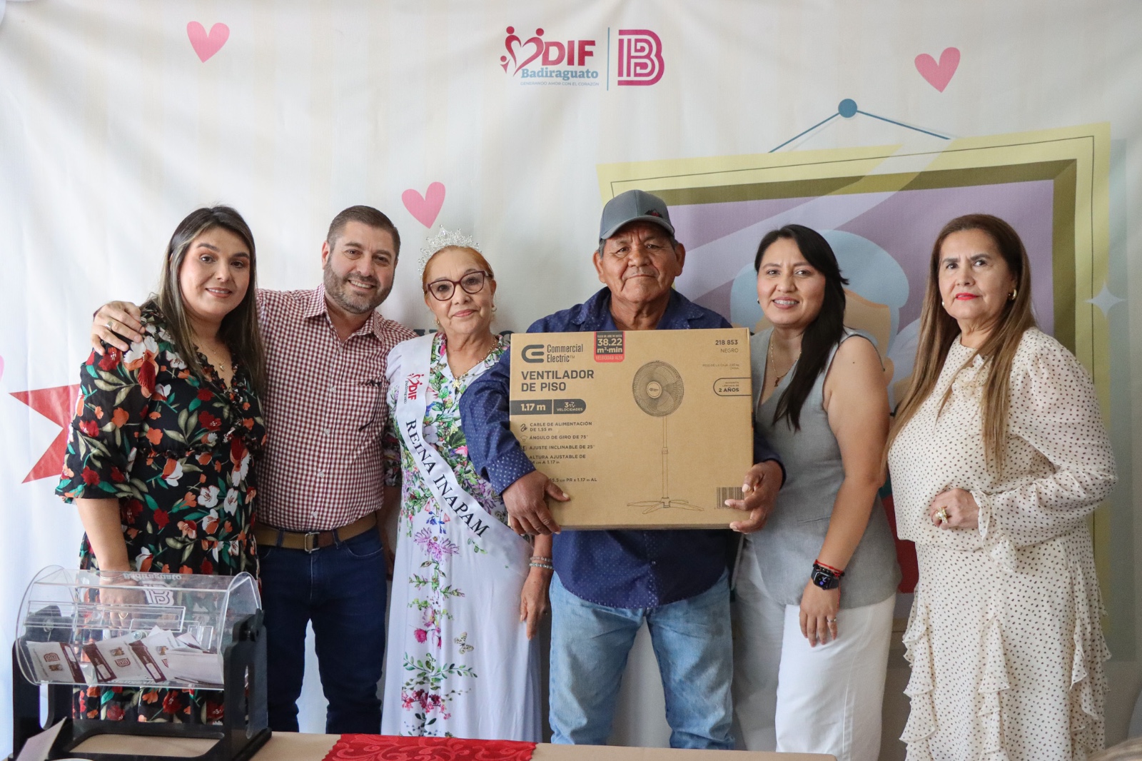 José Paz López convive con adultos mayores de Badiraguato y refrenda compromiso por su bienestar